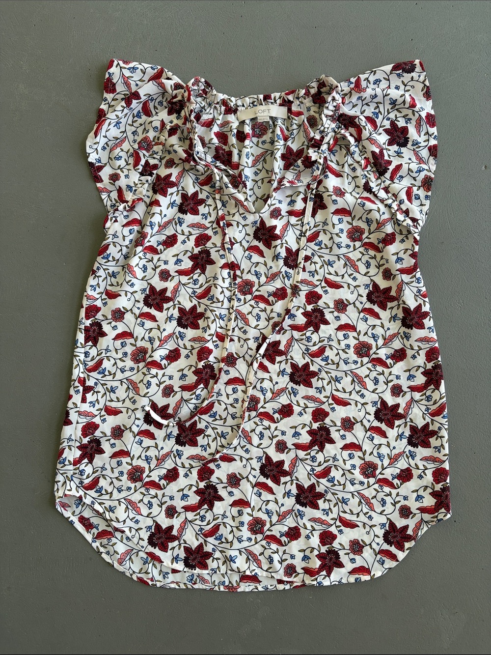 LOFT White Floral Ruffle Sleeve Blouse with Red and Blue Accents Size XXS